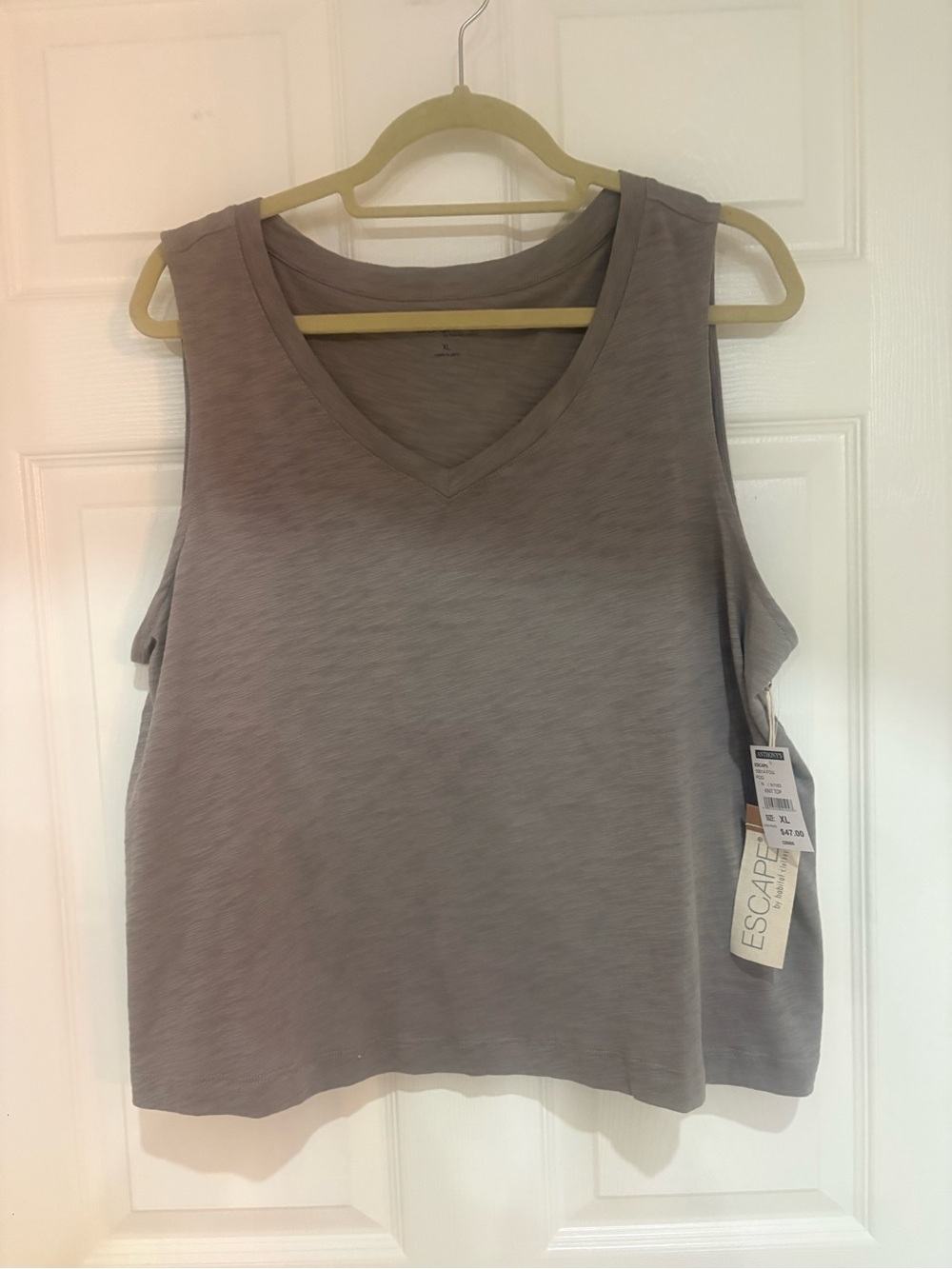 Escape by Habitat Clothes Women’s XL Fog Gray V-Neck Tank Top NWT $47